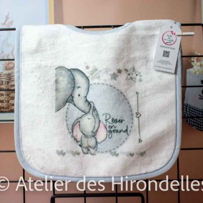 Bavoir bébé avec motif